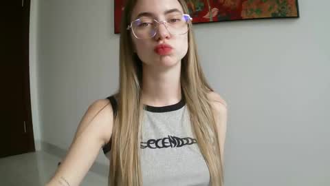Snapshot of tessa_calmness chatting on 02/22/26, 03:40 tessa_calmness online show from 02/22/26, 03:40