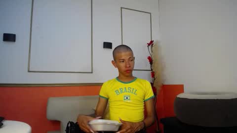 tessachains online show from 11/19/25, 03:39