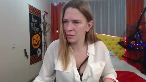 Snapshot of tessadaybreak chatting on 11/01/25, 08:49 tessadaybreak online show from 11/01/25, 08:49