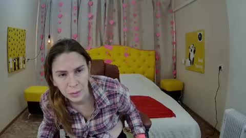 Snapshot of tessadaybreak chatting on 02/11/26, 12:21 tessadaybreak online show from 02/11/26, 12:21