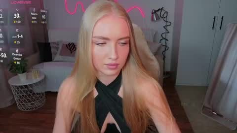 TessaHamilton online show from 04/28/26, 12:10