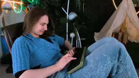 Tessa online show from 09/15/25, 05:07