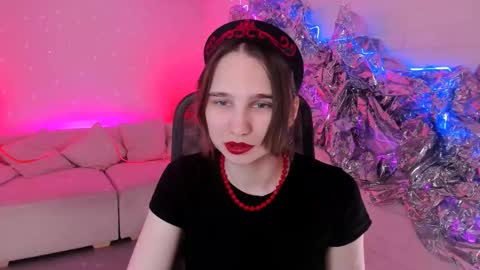 Snapshot of tessamill chatting on 12/02/25, 09:03 Tessa online show from 12/02/25, 09:03