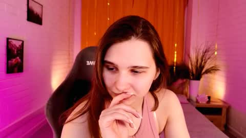 Snapshot of tessamill chatting on 01/19/26, 09:35 Tessa online show from 01/19/26, 09:35