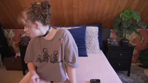 Tessa online show from 05/18/26, 03:51