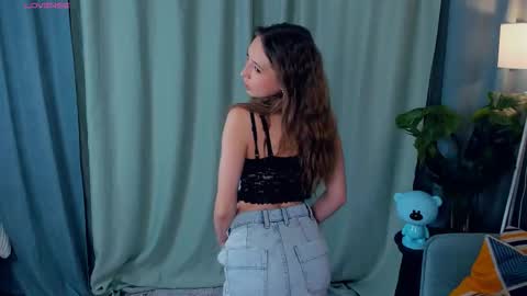 Snapshot of tessiekhanponaphan chatting on 11/22/25, 04:50 Cindy online show from 11/22/25, 04:50