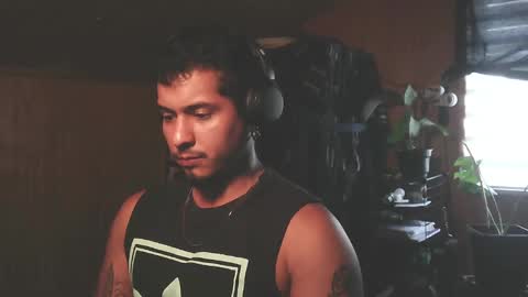 Snapshot of testotease chatting on 12/15/24, 06:15 Milo online show from 12/15/24, 06:15