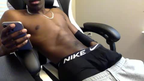 Snapshot of tevvdaren chatting on 10/27/25, 01:04 tevvdaren online show from 10/27/25, 01:04