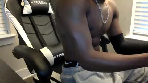 Snapshot of tevvdaren chatting on 10/28/25, 11:58 tevvdaren online show from 10/28/25, 11:58