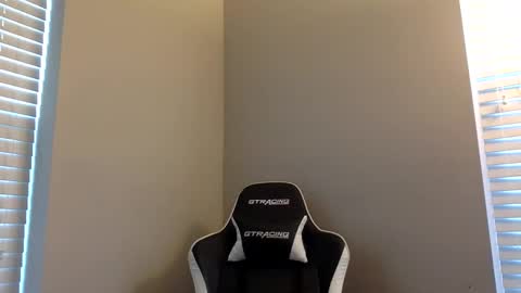 Snapshot of tevvdaren chatting on 10/30/25, 12:50 tevvdaren online show from 10/30/25, 12:50