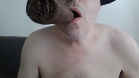 Snapshot of texancigar chatting on 12/31/24, 02:58 texancigar online show from 12/31/24, 02:58