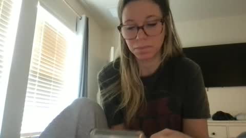 Snapshot of texas_blonde chatting on 12/14/25, 06:34 Daphne Summers online show from 12/14/25, 06:34