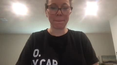 Snapshot of texas_blonde chatting on 04/08/26, 07:03 Daphne Summers online show from 04/08/26, 07:03