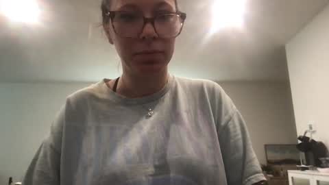 Snapshot of texas_blonde chatting on 04/17/26, 05:38 Daphne Summers online show from 04/17/26, 05:38