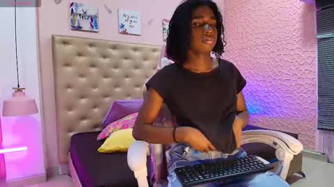 teylor_lovee online show from 12/16/25, 03:55