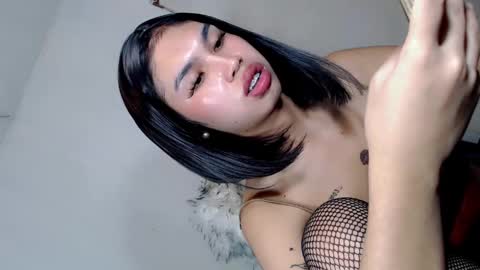 Luna online show from 01/11/25, 04:48