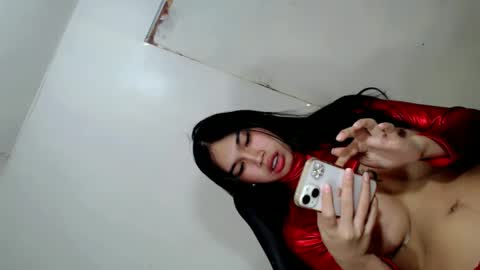Luna online show from 02/22/25, 06:28