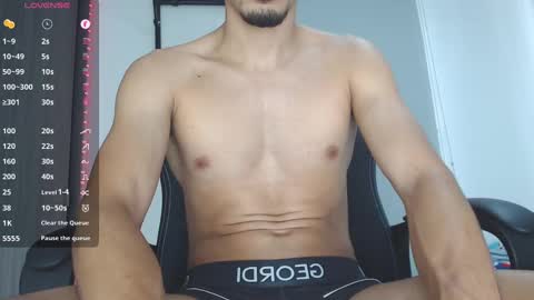 Snapshot of th_russ chatting on 12/22/24, 03:11 INSTAGRAM Th1rss online show from 12/22/24, 03:11