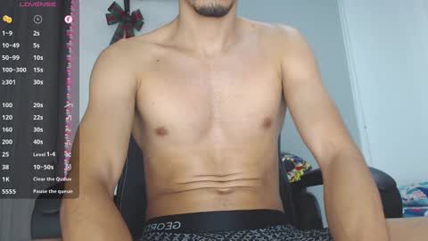 Snapshot of th_russ chatting on 12/27/24, 01:39 INSTAGRAM Th1rss online show from 12/27/24, 01:39