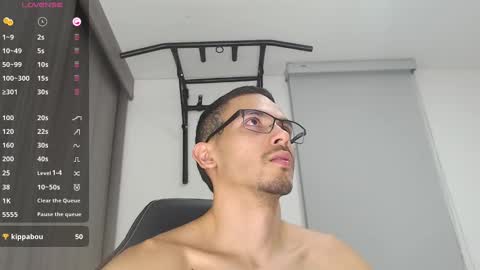 Snapshot of th_russ chatting on 02/01/25, 02:37 INSTAGRAM Th1rss online show from 02/01/25, 02:37