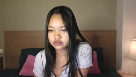 Snapshot of thailand4you chatting on 03/17/26, 01:47 AbbieThai online show from 03/17/26, 01:47