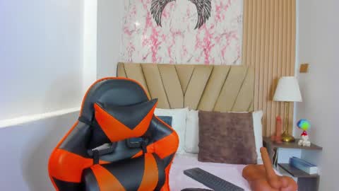 Snapshot of thais_kim chatting on 07/13/26, 04:10 Sweet Thais online show from 07/13/26, 04:10