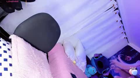 Snapshot of thalia_gil21 chatting on 11/19/25, 01:05 Thalia Girl online show from 11/19/25, 01:05