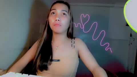 Snapshot of thalia_sunshine chatting on 11/28/25, 01:08 Thalia online show from 11/28/25, 01:08