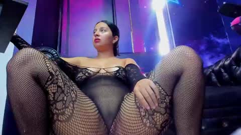 Snapshot of thaliaa_bdsm chatting on 09/30/25, 04:12 Thalia online show from 09/30/25, 04:12