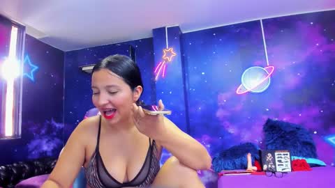 Snapshot of thaliaa_bdsm chatting on 10/14/25, 03:02 Thalia online show from 10/14/25, 03:02