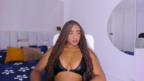 Snapshot of thaliaocean chatting on 09/25/25, 01:48 thaliaocean online show from 09/25/25, 01:48