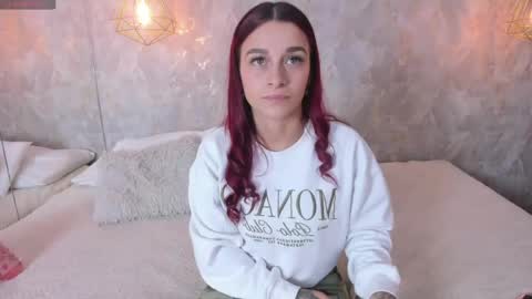 Snapshot of thalira_angels chatting on 05/25/26, 05:52 THALIRA ANGELS online show from 05/25/26, 05:52