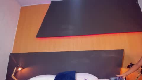 thalor_fox online show from 09/12/25, 12:05