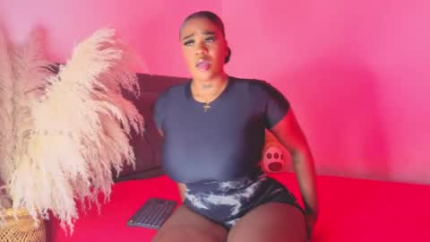 Snapshot of thalyanna_ebony chatting on 05/01/26, 05:23 thalyanna_ebony online show from 05/01/26, 05:23