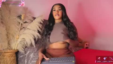 Snapshot of thalyanna_ebony chatting on 06/11/26, 09:24 thalyanna_ebony online show from 06/11/26, 09:24