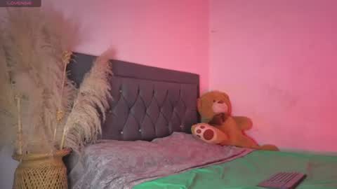 Snapshot of thalyanna_ebony chatting on 06/21/26, 01:30 thalyanna_ebony online show from 06/21/26, 01:30