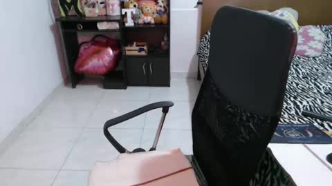 thania      sometimes in the company of Alan and Maria online show from 02/27/25, 06:53