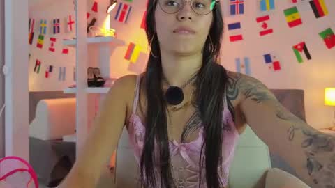 Snapshot of thamara_l11 chatting on 07/02/26, 10:38 Dany online show from 07/02/26, 10:38