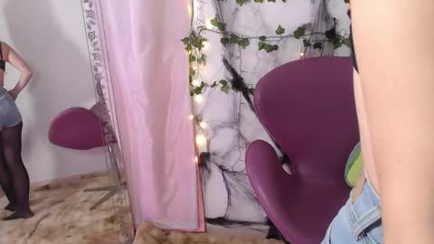 Snapshot of thamarajane1 chatting on 11/07/25, 11:49 online show from 11/07/25, 11:49