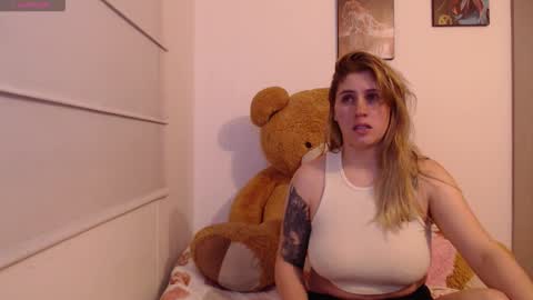 Snapshot of thamarajane1 chatting on 02/17/26, 10:23 online show from 02/17/26, 10:23