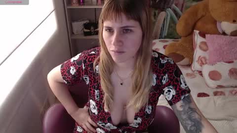 Snapshot of thamarajane1 chatting on 04/14/26, 06:03 online show from 04/14/26, 06:03