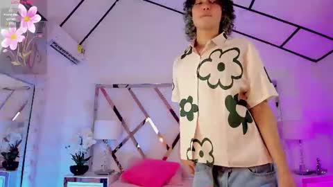 thanier_18 online show from 06/11/26, 07:23
