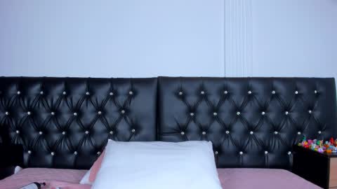 thara webstter online show from 11/11/25, 12:16