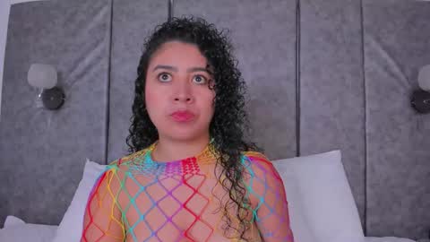 Snapshot of thara_webstter chatting on 02/20/26, 11:32 thara webstter online show from 02/20/26, 11:32
