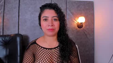 Snapshot of thara_webstter chatting on 04/28/26, 11:37 thara webstter online show from 04/28/26, 11:37