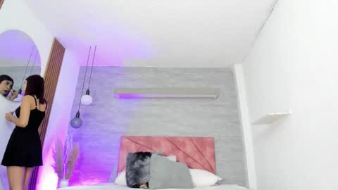 Snapshot of thararouse chatting on 09/24/25, 12:08 Thara Rouse online show from 09/24/25, 12:08