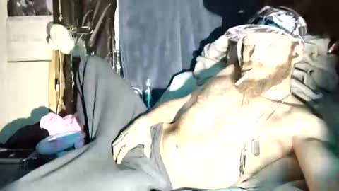 Snapshot of thatguy_2392 chatting on 12/27/24, 01:43 thatcouple online show from 12/27/24, 01:43