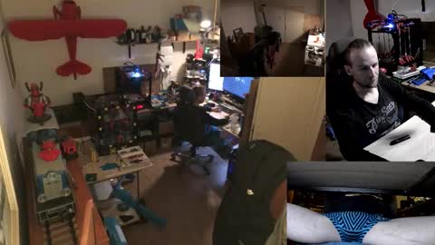 Snapshot of the0archon chatting on 11/30/25, 05:28 Michal online show from 11/30/25, 05:28