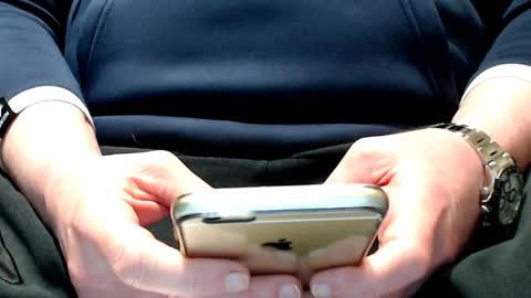 Snapshot of the1pocketrocket chatting on 01/01/25, 04:29 the1pocketrocket online show from 01/01/25, 04:29