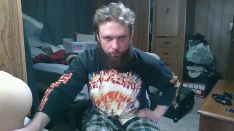 Snapshot of the4stringmotha chatting on 02/25/25, 04:10 BiggerINalaska online show from 02/25/25, 04:10